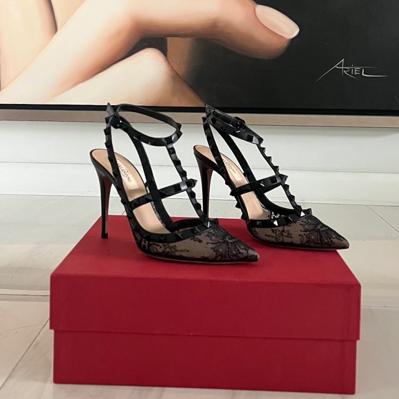 NEW AUTHENTIC Valentino lace black rockstud pumps . - Picture 3 of 6